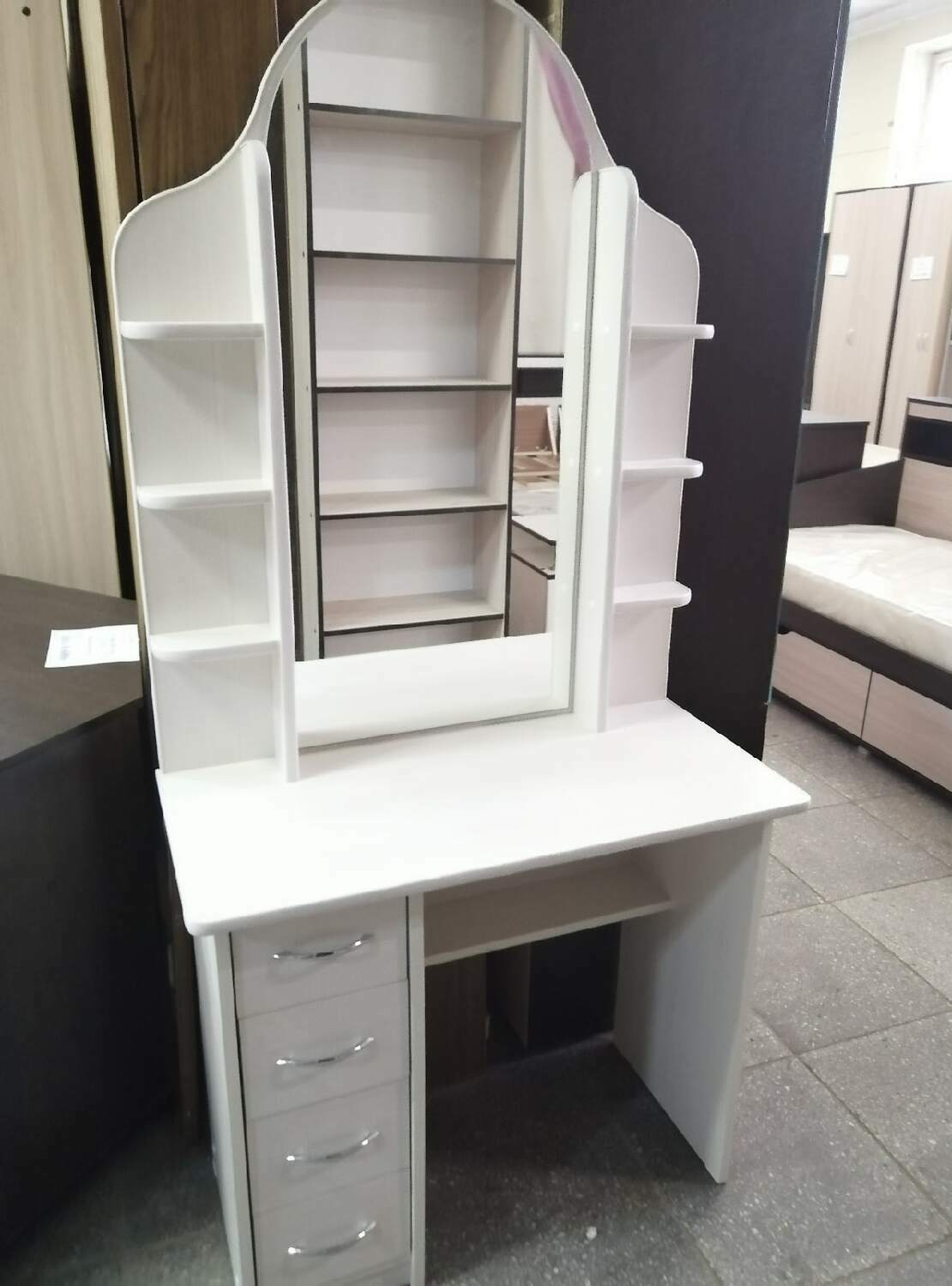 Туалетный стол тр-2